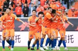 开云体育中国官网-关于鲁能泰山再次遭遇惨败，晋级形势落后的信息