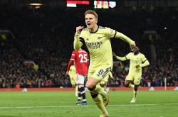 开云体育登录入口-枪手击败强敌，晋级四强