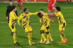 开云体育-关于沃尔夫斯堡球队成功抵御对手的猛烈攻势，力保不败的信息