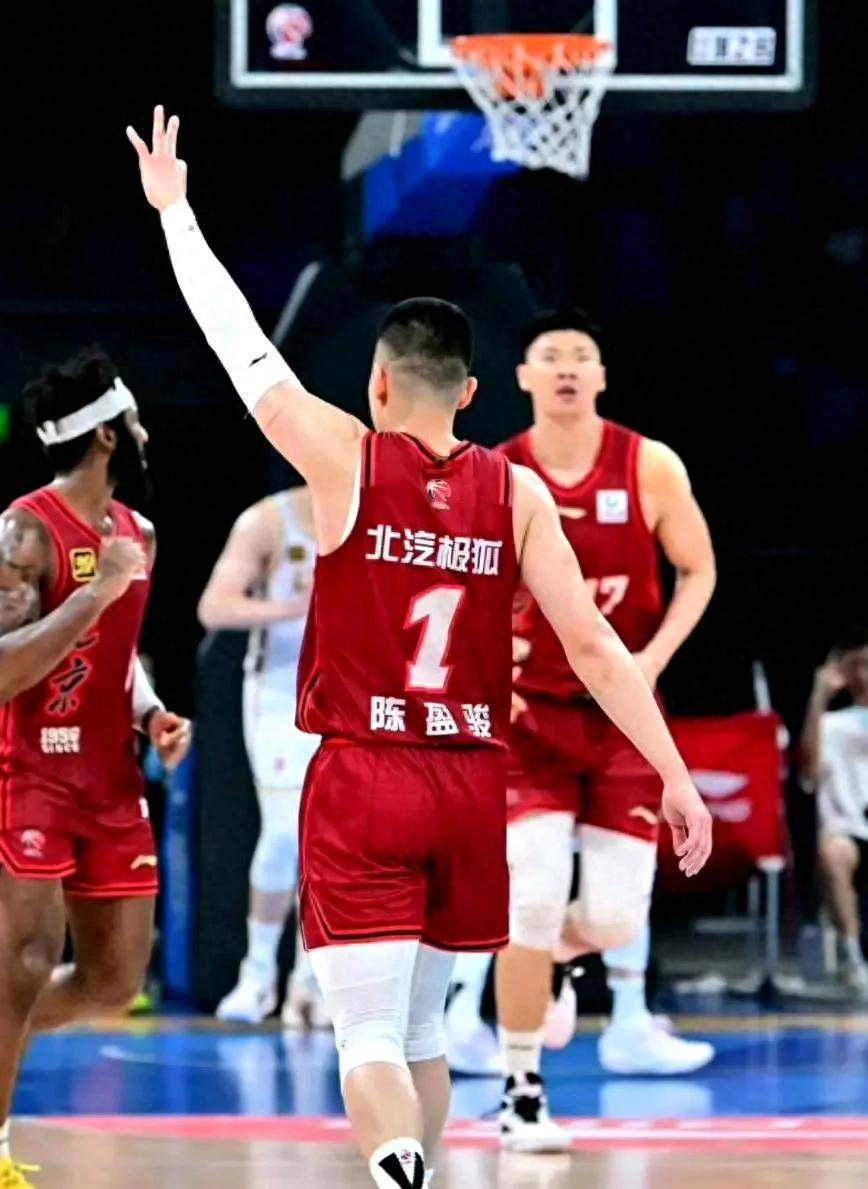 关于广厦遭遇两连败，外援迎来爆发尚需观察的信息