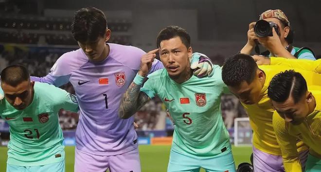 国家队大比分击败对手，晋级下一轮比赛