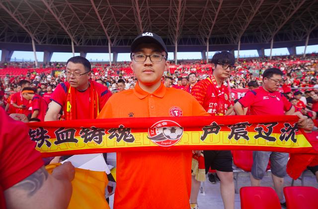 沈阳体育场迎来胜利场面，球迷热情高涨的简单介绍