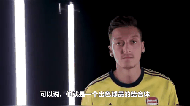 包含沙尔克04主帅公开批评球员，战术调整或将进行的词条