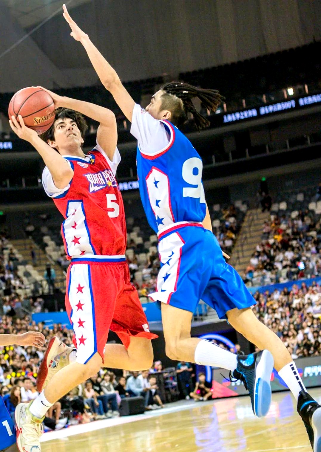 包含篮球比赛擦出激烈火花,球员实力角逐受关注的词条 包含篮球比赛擦出激烈火花,球员实力角逐受关注的词条