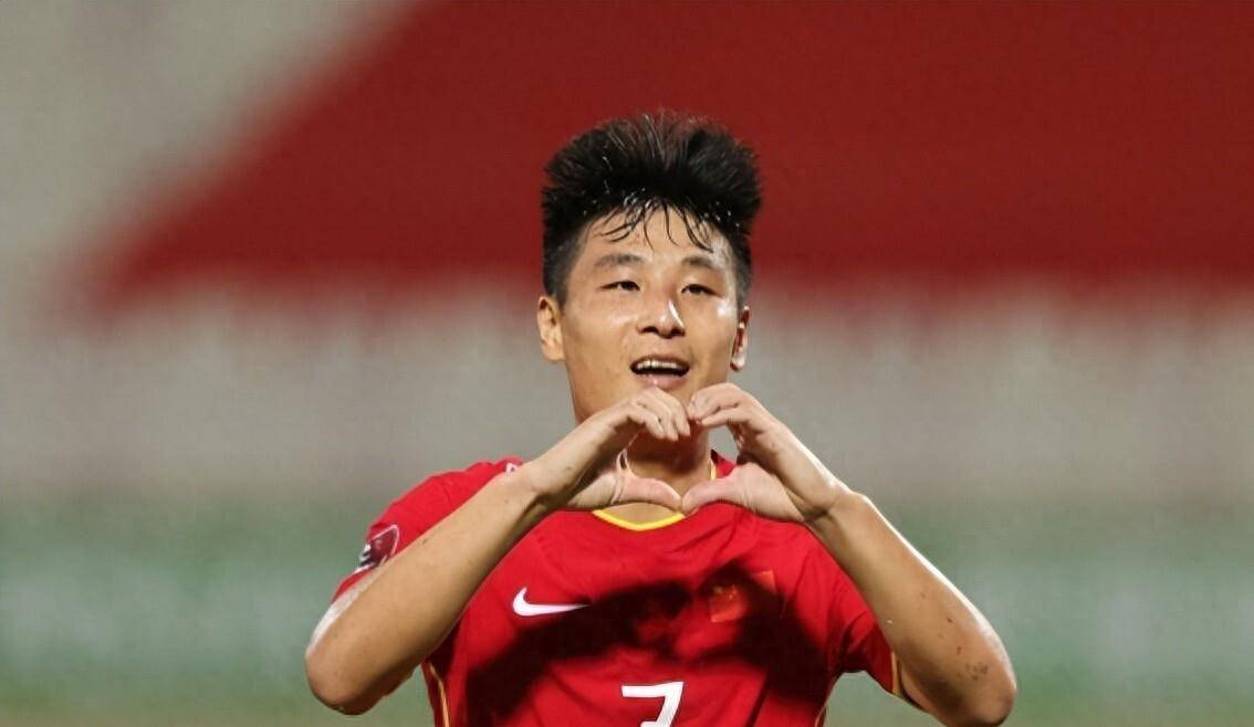 关于武磊展现绝对实力,助球队登顶积分榜的信息 关于武磊展现绝对实力,助球队登顶积分榜的信息